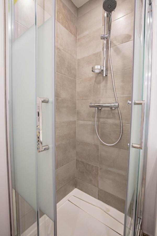 Cosmo Ideal Famille Rue Carnot آنسي المظهر الخارجي الصورة